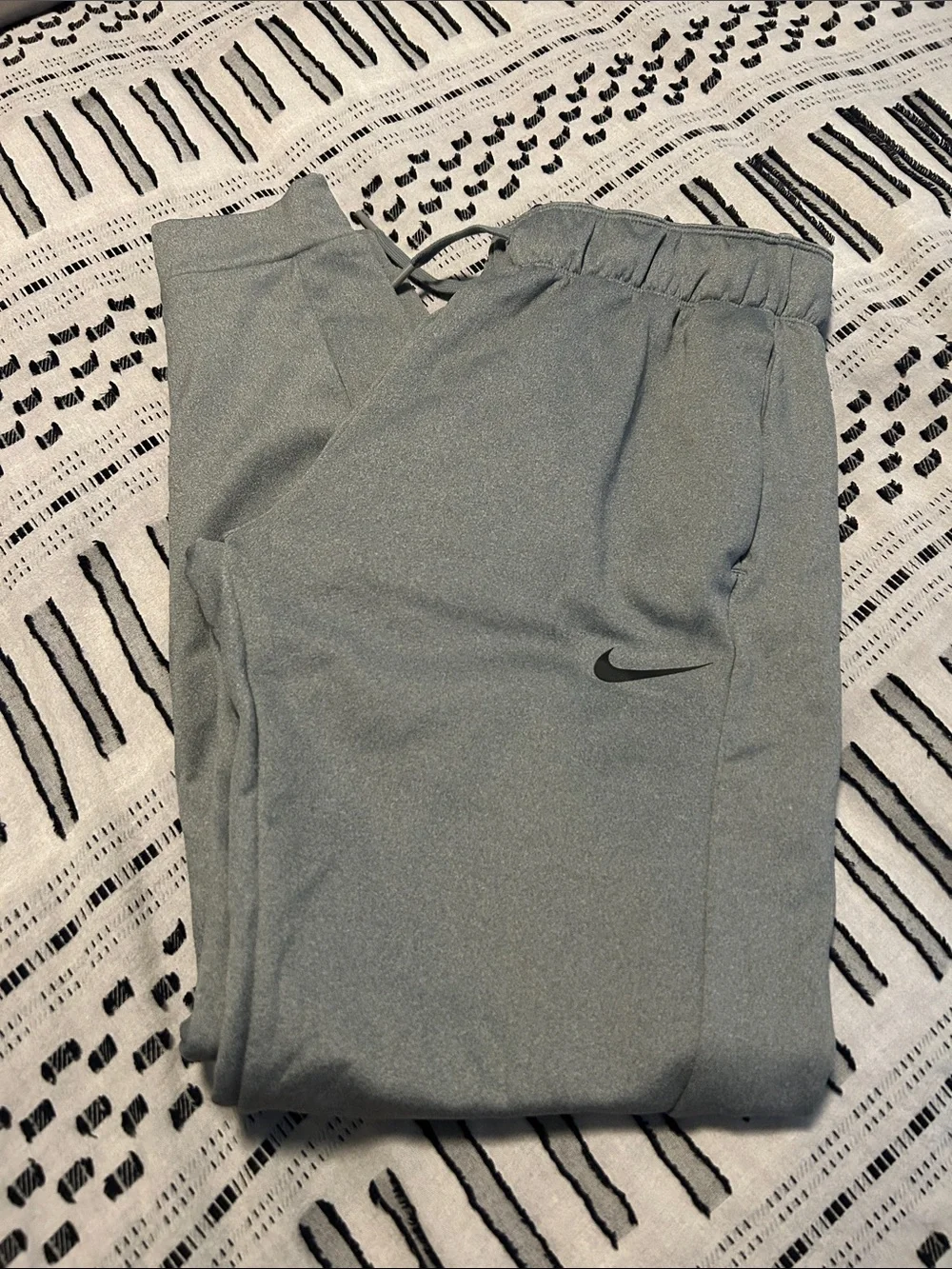 Nike Men’s Light Gray Athletic Joggers